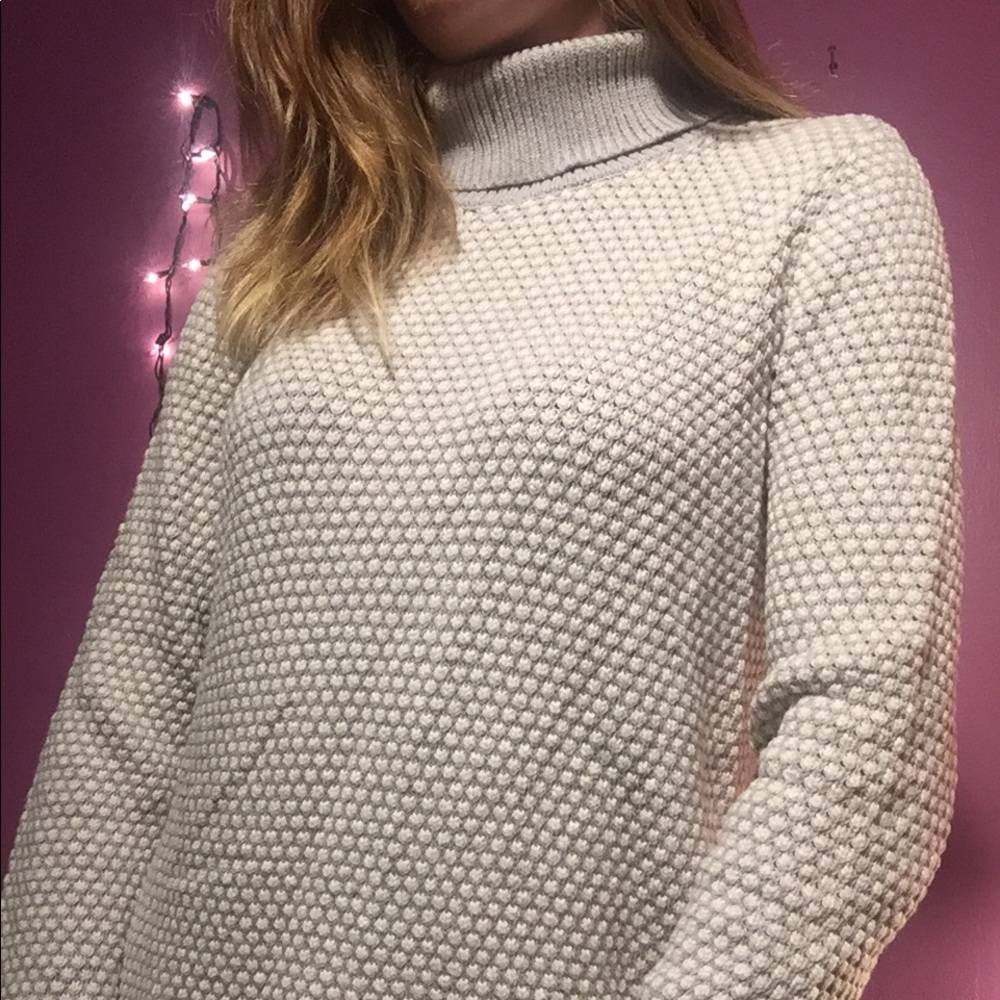 Oversized Knit Turtleneck Sweater —•❄️•—